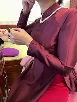    Erin    online show from April 27, 1:57 am