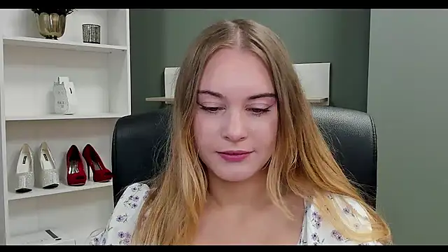 Snapshot of kitty_valeria chatting on September 27, 6:31 am kitty valeria online show from September 27, 6:31 am