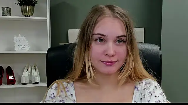 Snapshot of kitty_valeria chatting on September 24, 8:41 pm kitty valeria online show from September 24, 8:41 pm