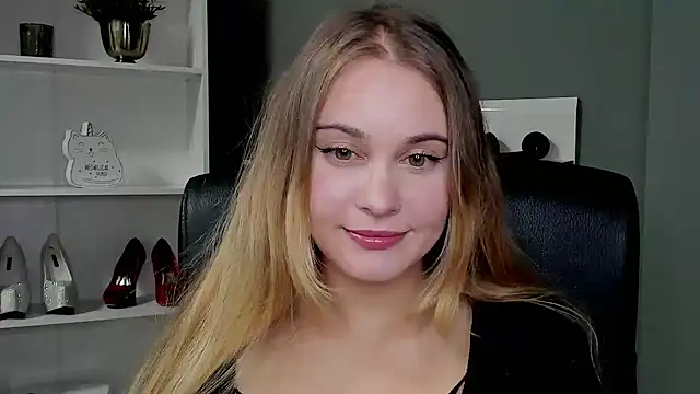 Snapshot of kitty_valeria chatting on September 22, 8:40 pm kitty valeria online show from September 22, 8:40 pm