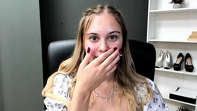 kitty valeria online show from August 5, 2:34 pm