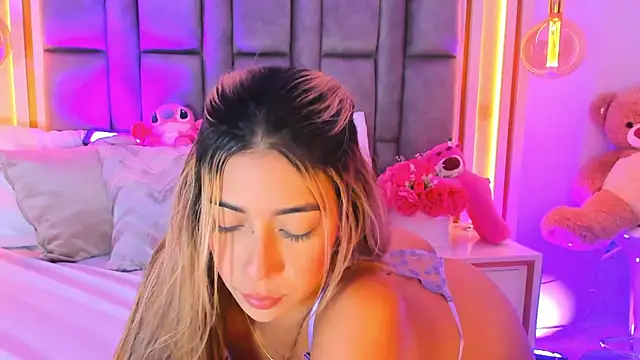 elianabrown online show from July 19, 1:19 am