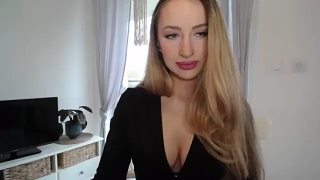 Snapshot of JulietteDiamond chatting on September 18, 3:43 pm JulietteDiamond online show from September 18, 3:43 pm