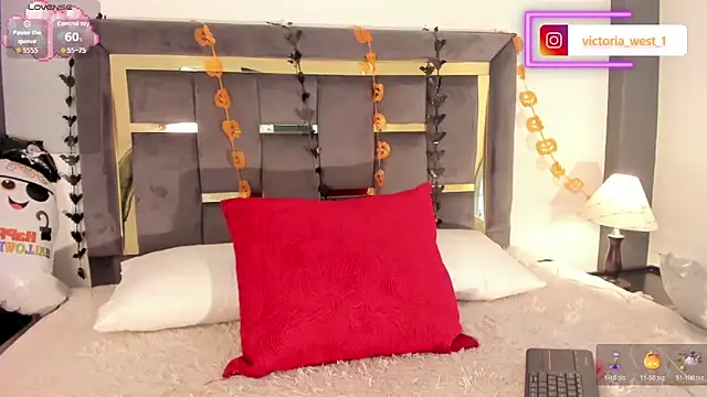 Victoria west online show from October 27, 9:20 pm