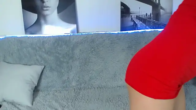 AlmaSquirt online show from March 11, 6:54 pm