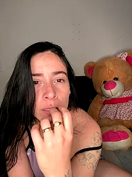 msschloee  online show from October 26, 3:24 am