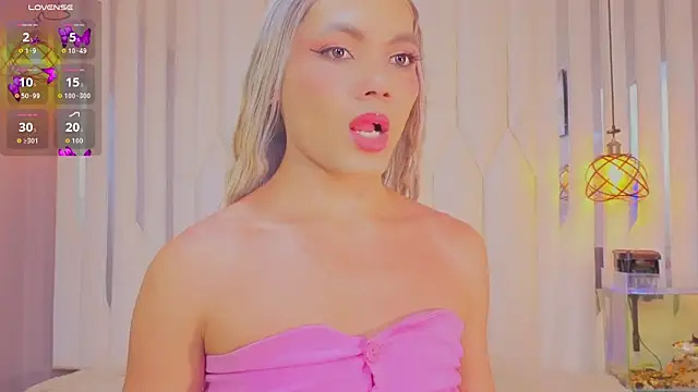 Megan Do Santos online show from July 27, 7:11 pm
