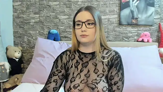 kalindahot online show from July 8, 6:10 pm