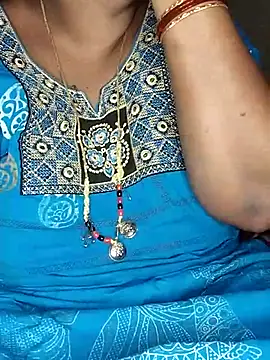 Snapshot of Latha-Hyd chatting on October 8, 3:22 am Latha-Hyd online show from October 8, 3:22 am
