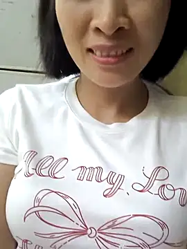Snapshot of Sweets24 chatting on September 20, 2:37 pm Sweets24 online show from September 20, 2:37 pm