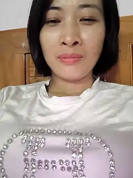 Snapshot of Sweets24 chatting on October 16, 5:54 am Sweets24 online show from October 16, 5:54 am