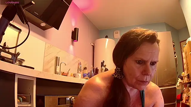 Endrocleia online show from June 26, 11:39 pm
