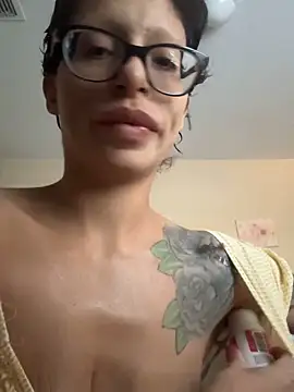 myloveforyouu online show from October 1, 1:16 pm