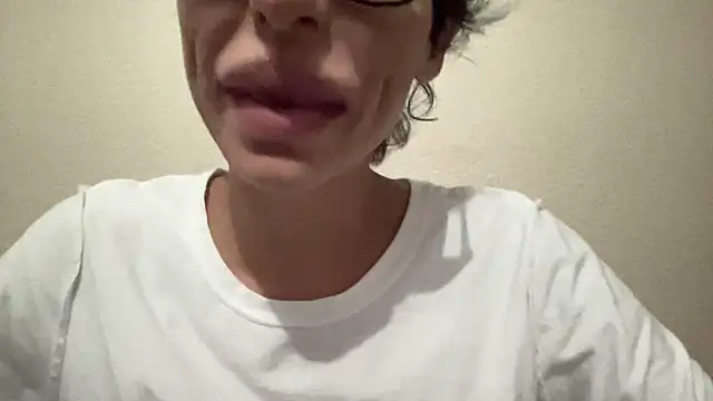 myloveforyouu online show from April 28, 3:43 am
