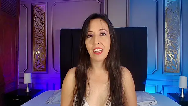 Snapshot of Bonnie__milf chatting on September 15, 12:02 pm Bonnie milf online show from September 15, 12:02 pm