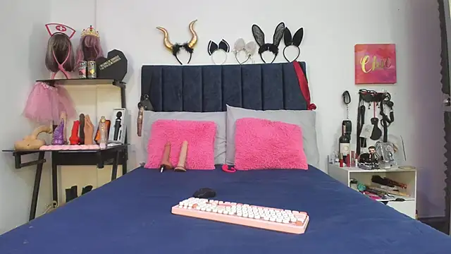 emmily giraldo online show from June 22, 1:41 pm