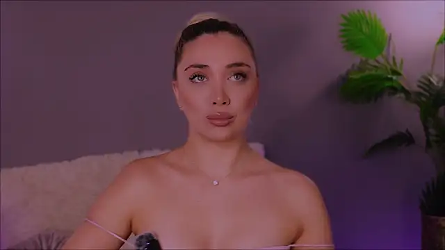 Jessielle online show from December 4, 7:32 am