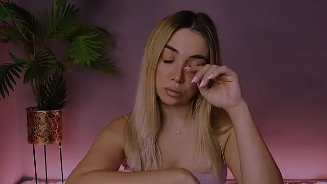 Jessielle online show from January 13, 1:48 pm