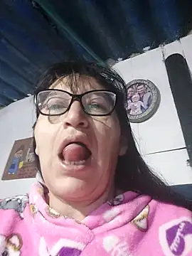 clarita 01 online show from April 29, 10:51 am