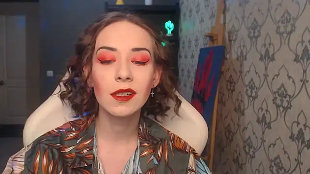 FascinatingEyess online show from June 5, 8:26 pm