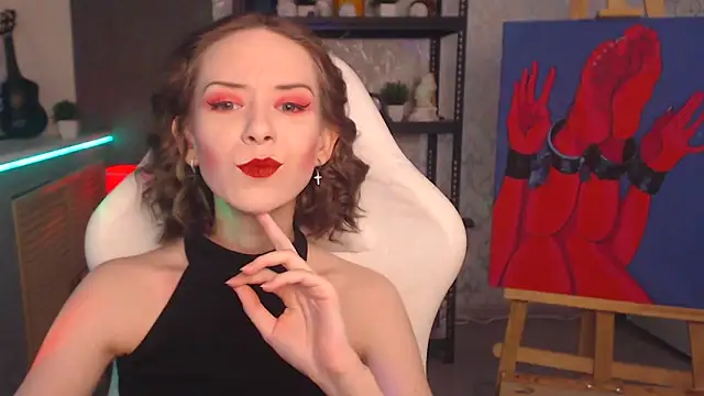 FascinatingEyess online show from December 5, 8:10 pm