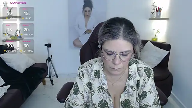zehra sanem online show from July 1, 9:14 pm