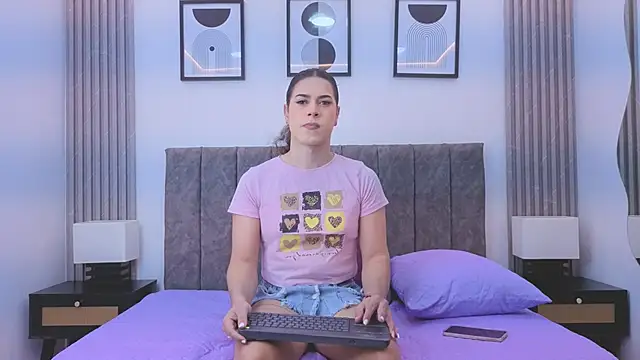 Luciana Ortiz1 online show from June 16, 7:26 pm