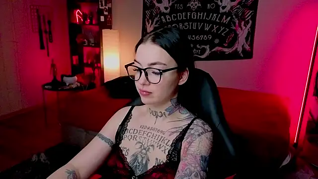 Magic Allie online show from July 25, 9:00 pm