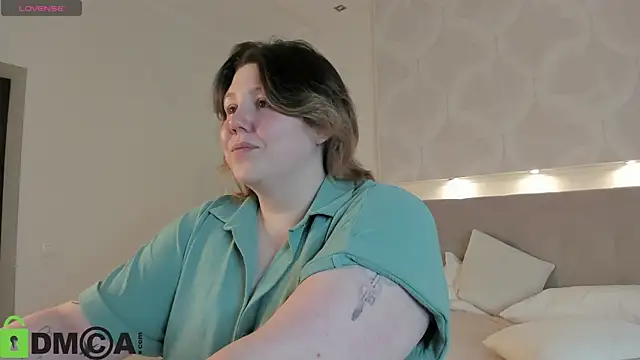 Ruth Oliver online show from July 21, 1:06 am