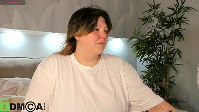 Ruth Oliver online show from July 8, 1:08 am