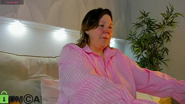 Ruth Oliver online show from July 30, 1:06 am