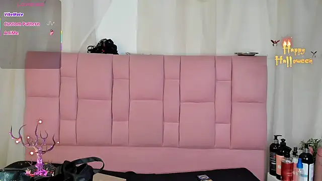 samantha-black online show from October 25, 5:53 pm