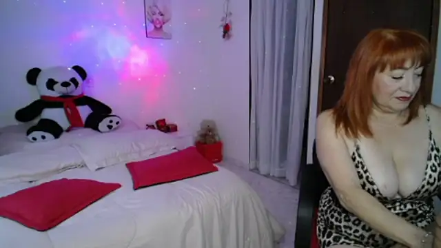 vanessalat online show from July 8, 10:45 pm