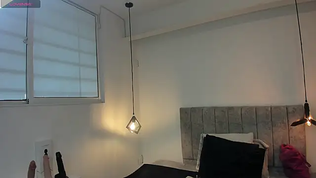 GiaFox  online show from May 4, 5:28 pm