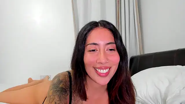 LorenaAnderson online show from October 17, 8:01 pm