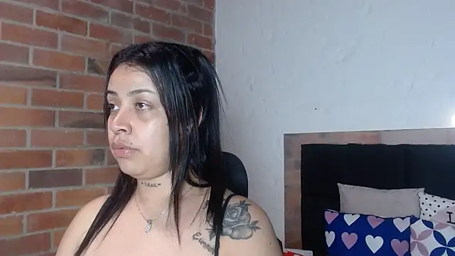 salome  hills1 online show from February 10, 8:45 pm