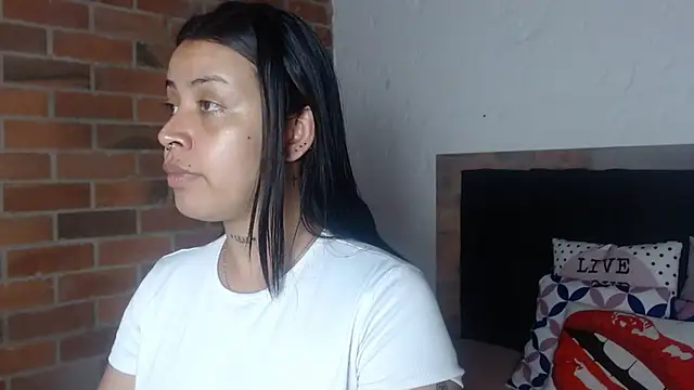 salome  hills1 online show from February 15, 7:02 pm