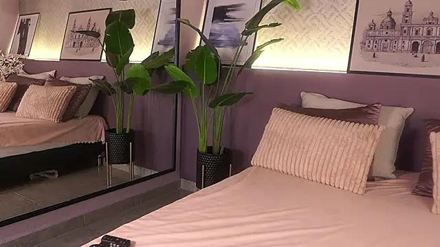 IzzyWild online show from February 5, 11:24 am