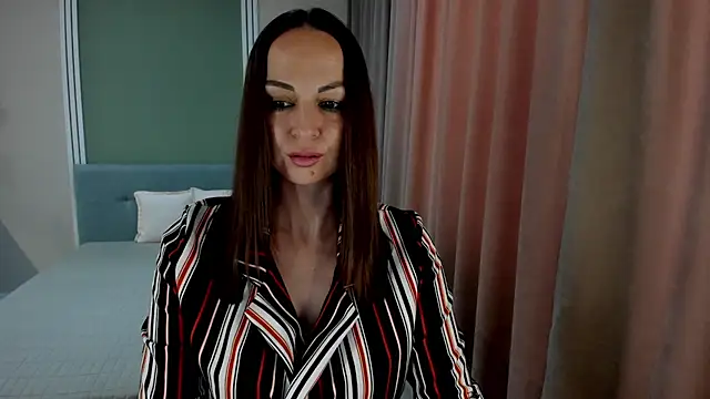 Amanda Goodwin  online show from June 30, 2:27 pm
