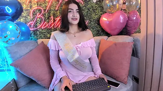 Snapshot of miel_gomez chatting on September 8, 10:20 pm miel gomez online show from September 8, 10:20 pm