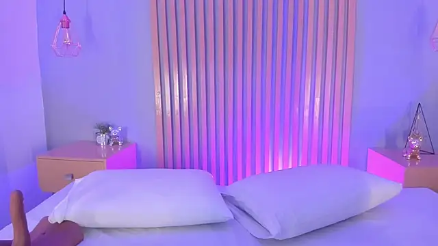 Snapshot of aisha_h_ chatting on September 22, 9:02 pm aisha h online show from September 22, 9:02 pm