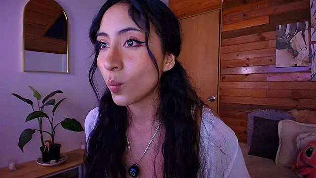amber curly online show from June 17, 8:43 pm