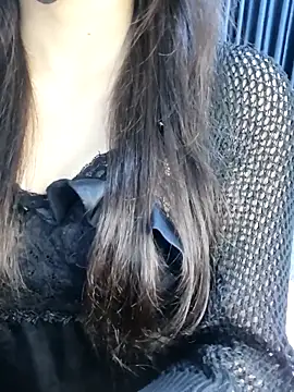 Snapshot of _Linez_ chatting on October 28, 5:19 pm  Linez  online show from October 28, 5:19 pm