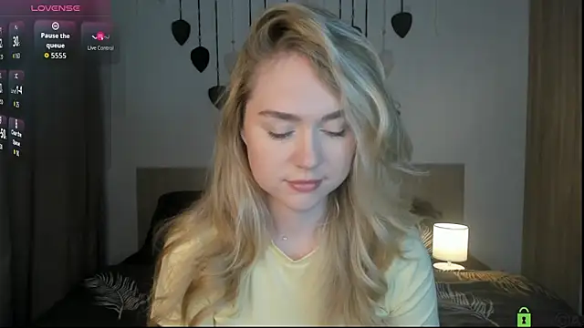 TheVanessaMaes online show from October 23, 6:36 pm