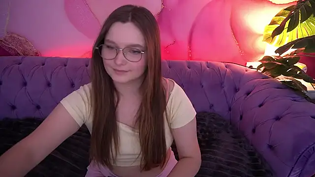 MagicPeachh  online show from December 18, 2:22 pm