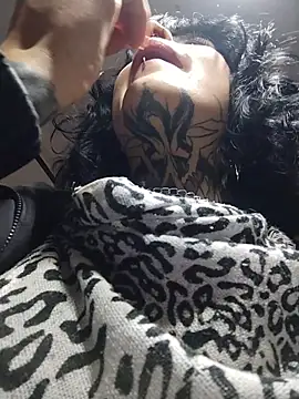 taaylor33 online show from February 13, 8:32 pm