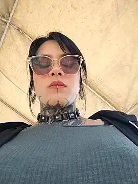 taaylor33 online show from June 20, 2:31 pm