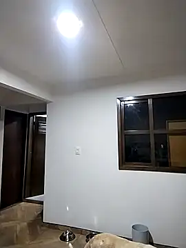 taaylor33 online show from December 17, 1:44 am