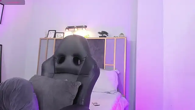 Chloe fischer  online show from March 12, 2:42 pm