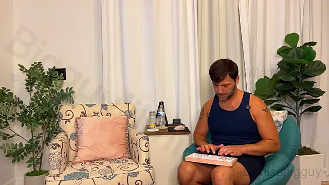 Lilmissbigguy online show from October 20, 11:08 pm